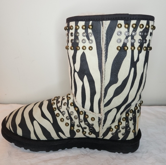 Jimmy Choo Zebra UGGS - Picture 3 of 11